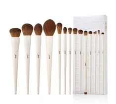 Jessup Makeup Brushes 14Pcs Makeup Brush Set Premium Synthetic Powder Foundation Contour Blush Concealer Eye Shadow Blending Liner Make Up Brush Kit Light Grey T329 Save for later<3 Bamboo Makeup Brushes, Make Up Kits, Professional Makeup Kit, Grey Makeup, Alat Makeup, Face Brush Set, Complete Makeup, Blending Eyeshadow