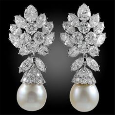 Van Cleef Arpels Diamond, Pearl Earrings Designs, Real Diamond Earrings, Diamond Earrings Design, Jewelry Set Design, Pearl And Diamond Earrings, Diamond Jewelry Designs, Sea Pearl, Expensive Jewelry