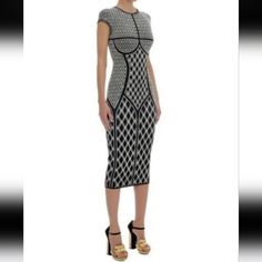 Like New Alexander Mcqueen Jaquard Intarsia Pearl Sheath Knit Midi Dress. As Seen On Our Fave Gal Moira From Schitt's Creek. Worn Once For An Event. In Perfect Condition! Zero Flaws, Wear Or Smells. :) Size Xs This Dress Is Quite Stretchy Making It Ideal For Sizes Xs-M In My Opinion. If You Need Exact Measurements, Just Comment Below. Happy To Help. Pair This With Your Choice Of Skims Body Shapers And The Results Are Jaw Dropping Amazing! Schitts Creek, Body Shapers, Knit Midi Dress, Alexander, Alexander Mcqueen, Like New, Midi Dress, Womens Dresses, How To Wear