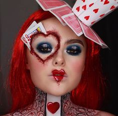 Cool Face Paint Ideas For Women, Playing Cards Makeup Look, Alice In Wonderland Halloween Makeup, Cute Queen Of Hearts Makeup, Alice Makeup, Queen Of Hearts Aesthetic Makeup, Queen Of Hearts Halloween Makeup, Queen Of Hearts Hairstyles, Halloween Makeup For Men With Beards