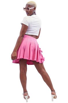 Cute, pleated pink skirt withe decorative bows on the side. Pleated Pink Skirt, Preppy Girl, Decorative Bows, Pink Skirt, On The Side, Skater Skirt, Skirt, Pink