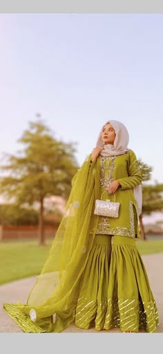 Garara Designs, Hijab Party, Mayon Dresses, Fashion Halloween, Party Wear Dress, Pakistani Party Wear