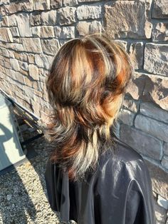 Black Brown Peekaboo Hair, Dyed Hair With Brown Hair, Small Dyed Hair, Tri Color Brown Hair, Brown Hair With Hidden Blonde, Calico Streaks Hair, Skunk Hair Layered, Cute Hair Colors For Brown Hair, Cute Hair Colors For Dark Hair