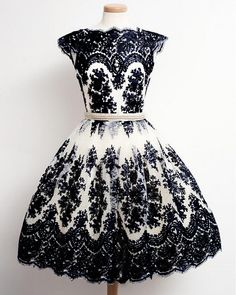 Black And White Lace Dress, Beautiful Formal Dresses, Vintage Homecoming Dresses, Pretty Homecoming Dresses, Black Prom Dress Short, Dresses For Homecoming, Black Formal Dress, Black Homecoming Dress, Coctail Dresses