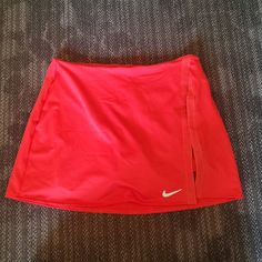 Nike Court Elevated Dry Stretch Women Skort Tennis Orange Pink Cj0944 634 Size L A203 Red Sports Bottoms For Spring, Nike Red Bottoms For Spring, Red Tennis Skirt, Green Tennis Skirt, Pink Tennis Skirt, Nike Skirt, Nike Tennis Skirt, Womens Golf Skirts, Nike Skirts