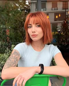 46 Trendy Blunt Bob with Bangs to Inspire Your Next Chop Bobbed Hairstyles With Fringe, Kort Bob, Bob Hairstyles With Bangs, Bob Haircut With Bangs, Bob With Bangs, Penteado Cabelo Curto, Short Hair With Bangs, Haircuts With Bangs, Ginger Hair