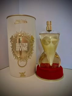 Jean Paul Gaultier Divine, Gaultier Divine, Body Care Essentials, Coffee Shop Photography, Shop Photography, Dream Future, Dream Gift, Perfume Lover, Perfume Fragrance