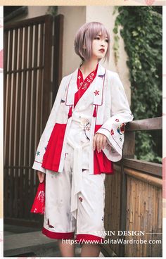 Japanese Taisho Fashion, Kimono With Pants, Fancy Kimono Traditional, Red Haori Aesthetic, Kimono Pants, Taisho Era Kimono, Kimono Style Tops, Japanese Lolita Fashion, Kimono Style