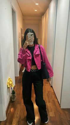 Inspo Outfits Invierno, Dark Pink Jacket, 90s Chola Fashion, Looks Pinterest