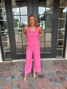 Adorable pink high waisted wide leg pants with a hidden zipper and clasp. Model is 5'4" with a 28" waist, 34" bust, and 35" hips wearing a small. High Waisted Wide Leg Pants, Pants Large, Barbie Collection, Sleeveless Vest, New Arrival Dress, Top Dress, Holiday Collection, Hidden Zipper, Shoe Collection