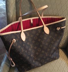 Kylie Jenenr, Neverfull Louis Vuitton, Lv Neverfull, Dream Bags, Luxury Bags Collection, Bag Suitcase, Bag Essentials, Cute Poses For Pictures, Autumn Aesthetic