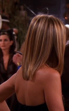 Rachel Green Hair Color Highlights, Emily Shak Hair, Jennifer Aniston Dark Blonde, Rachel Green Hair Highlights, Friends Rachel Hair Color, Rachel Green Hair Brown, Short Hair Jennifer Aniston, Jennifer Aniston Hair Inspiration, Jennifer Aniston Hair 90s Short