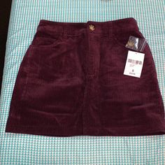 Brand New, Never Worn Forever 21 Skirt For Fall, Casual Burgundy Skirt For Fall, Casual Burgundy Mini Skirt For Spring, Casual Burgundy Lined Skirt, Casual Red Skirt From Forever 21, Maroon Clothes, Casual Burgundy Mini Skirt, Burgundy Mini Skirt, Burgundy Skirts