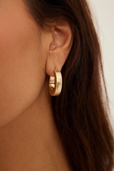 Recycled Big Chubby Hoops Gold | na-kd.com Hoops Gold, Hoop Design, 2022 Fashion, Fashion Board, Na Kd, Gold Gold, Style Board, Gold Earrings, Stud Earrings