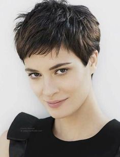 #pixiecuts #cottonpixiecuts #haircutsforgirls Best Trendy Cotton Pixie Haircut For Girls On this, you will find100+ Amazing collections of Cotton pixie haircuts ideas and how Bob Haircuts guide Hottest Chin-length Graduated Bob Haircuts https://youtu.be/2g4diEbyrnY Hairstyles Long Hair || long hairstyle girl for wedding https://youtu.be/vMFw_bJHPgY Choppy Pixie, Pixie Haircut Styles, Haircut Styles For Women, Thick Hair Cuts, Cute Short Haircuts, Pixie Haircut For Thick Hair, Short Hairstyles For Thick Hair