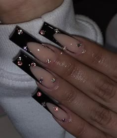 Black French Tip Nails Press on Nails Pressons - Etsy Black French Tip Nails, Black French Tip, Unghie Sfumate, Black Acrylic Nails, Edgy Nails, Grunge Nails, Long Acrylic Nails Coffin, Tip Nails, Black French