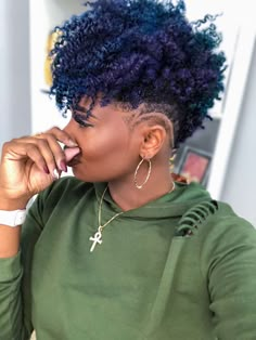 Short Hairstyles For Black Women, Cabello Afro Natural, Shaved Side Hairstyles, Shaved Hair Designs, Twisted Hair, Medium Hairstyles