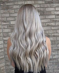 Save this pin for stunning platinum blonde hair ideas to elevate your look! From icy to ash tones, find your perfect shade here. #PlatinumBlondeHair #HairInspo #FashionBlog Ash