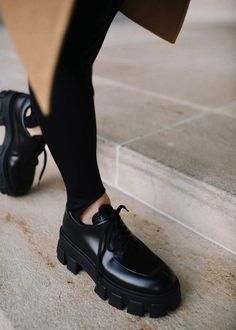 Prada Shoes Outfit, Prada Shoes Women, Chunky Shoes Outfit, Loafers Shoes Outfit, Derby Shoes Women, Black Loafers Outfit, Loafers For Women Outfit, Loafers Outfits, How To Wear Loafers