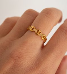 Gold Jewelry With Chain Detail In Open Ring Shape, Gold Chain Jewelry With Open Ring Design, Luxury Round Rings With Chain Detail, Adjustable Chain Gold Plated Rings, Gold Open Chain Ring Tarnish Resistant, Gold Promise Jewelry With Ring Detail, Gold Promise Ring Jewelry, Gold Jewelry With Ring Detail For Promise, Gold Plated Chain Rings As Gift