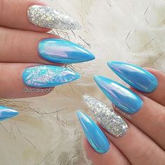 Nail Art Yellow, Stiletto Nail Designs, Nail Art Bleu, Ongles Bling Bling, Frozen Nails, Princess Nails, Unghie Nail Art, Stiletto Nail Art, Blue Nail Art