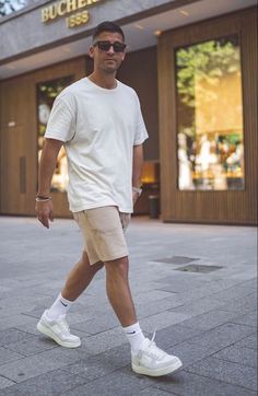 Athleisure Men, Casual Man, Mens Shorts Outfits, Mens Summer Outfits, Mens Casual Outfits Summer, Street Style Outfits Men, Street Fashion Men Streetwear, Men Stylish Dress, Streetwear Summer