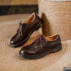 Fisdy - Zapatos Oxford clásicos con punta redonda, cierre de cordones, tacón grueso, plataforma y diseño de mocasín. Brogue Shoes Women, Oxford Loafers, Oxford Platform Shoes, Women Brogues, Oxford Shoes Style, Brogues Style, Block Heel Loafers, Comfortable Loafers, Oxford Heels