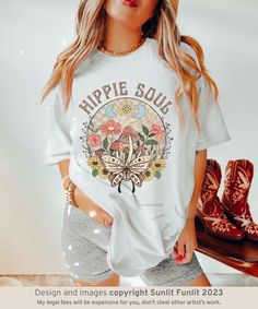 Introducing our Boho Celestial Comfort Colors T-shirt, a Luna Moth Shirt in vintage-inspired retro style. Get this Retro 70s Hippie Tee for festival clothing. Embrace the boho vibe with our Boho Moon Phase Shirt. SIZING & FIT - please read 😊  *This style is a UNISEX shirt *FIT IS LOOSE, RELAXED AND SLIGHTLY OVERSIZED *Shirts run slightly larger than women's shirts and slightly smaller than typical men's shirts.  *For a regular fit, choose your normal size, or opt for a size down if you prefer a Moth Shirt, Moon Phases Shirt, Boho Celestial, Boho Moon, Hippie T Shirts, Oversized Shirts, 70s Hippie, Hippie Shirt, Luna Moth