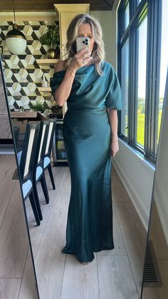 Hunter forest emerald green satin evening gown dress Western Mother Of Bride Dresses, Mother Of Groom Fall Dresses, Semi Formal Mother Of The Bride Dresses, High Neck Mother Of The Bride Dresses, Emerald Green Mother Of The Groom Dress, Brown Mother Of The Bride Dress, Mom Dresses For Wedding, Mother Of The Bride Dresses Large Bust, Mother Of Bride Fall Dresses