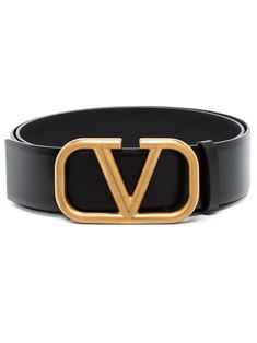 Black leather monogram leather belt from VALENTINO GARAVANI featuring gold-tone logo plaque. Vvs Jewelry, Virtual Wishlist, Valentino Belt, Rakhi Gift, Valentino Logo, Leather Monogram, Fashion Fantasy, Valentino Black, Nyc Shopping