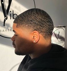 Wave Length Fade Black Men, Clean Taper Fade, Low Taper Waves, Taper Fade Haircut Black, Black Boys Haircuts Fade, Black Hair Haircuts, Afro Hair Fade, Afro Hair Woman, Low Haircuts