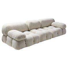 The "Camaleonda” (Italian word play combining the words ‘chameleon’ and ‘wave’) sofa is Mario Bellini’s contemporary classic. The playful, modular design offers endless options for the user, which also inspired the model’s name. Camaleonda has passed through 5 decades of design history as a true icon. The modules of the sofa defined the aesthetics of an entire era of interior design, thanks to its great success both in terms of the public and critics. It is constantly featured in most internatio Mario Bellini Sofa, Bellini Sofa, Vintage Sofas, Togo Sofa, Mario Bellini, Modern Sofa Sectional, Sofa Material, Mid Century Sofa, Hi-fi