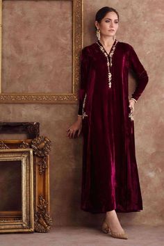 Plum velvet Pakistani suit, winter velvet dress, Pakistani dress, plus size kurti pant suit set, velvet kurti dress. Indian formal velvet kameez.  ✨This beautiful ankle length velvet kurta has beads and sequins hand embroidery  over the neck and around the pockets.This dress have straight silk pant with orgenza dupatta.  ✨Dazzle with this elegant  dress in any party,festival  function or wedding.  ✨This dress can be customise in any other colour and in all size, please contact us regarding any changes if you want.We will make this dress as per customer requirement.  ✨ Our dresses take little longer time, we take care of every minute details while manufacturing, so that our customers get full satisfaction when they receive the dress.  Your patience is important.  ✨There may be slight colour Pakistani Velvet Suits, Velvet Salwar Suit, Velvet Salwar, Velvet Pakistani Dress, Wedding Wear Indian, Velvet Kurti, Velvet Suit Design, Velvet Kurta, Elegant Winter Wedding