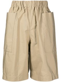 beige cotton mid-rise elasticated waistband two front patch pockets straight leg above-knee length Design Club, Baggy Shorts, Club Ideas, Pocket Shorts, Knee Length Shorts, Fashion House, Above Knee, Shorts With Pockets, Summer Shorts