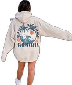 Aesthetic Palm Tree, Hawaii Sweatshirt, Preppy Shirt, Palm Tree Design, Shirt Aesthetic, Tree Design, Tree Designs, Palm Tree, On Back