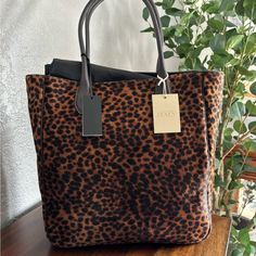 Beautiful Iacuci Tote Bag Womens Made In Italy Brand New Haircalf And Leather Brown Leopard Print Leather Shoulder Bag With Top Handle, Leopard Print Bags With Leather Handles For Everyday Use, Everyday Leopard Print Bags With Leather Handles, Leopard Print Leather Top Handle Bag, Luxury Leather Bags In Leopard Print, Leopard Print Leather Tote Shoulder Bag, Leopard Print Leather Shoulder Bag With Double Handle, Leather Shoulder Bag With Leopard Print And Leather Handles, Leopard Print Leather Shoulder Bag With Leather Handles