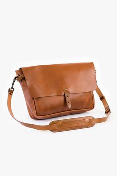 Cloth Sewing, Vintage Leather Messenger Bag, Vintage Messenger Bag, Leather Company, Bags Handmade, Ostrich Leather, Leather Projects, Bag Trends, Leather Bags Handmade