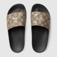 ad eBay - Find many great new & used options and get the best deals for Gucci Women's Natural Berry Print Slide Beige EUR 42 at the best online prices at eBay! Free shipping for many products! Gucci Slides Women, Designer Slides Women, Man Slippers, Berry Print, Luxury Sandals, Brand Sandals, Gucci Slides, Designer Slides, Men Slides