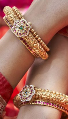 Gold Kadas For Ladies, Nakshi Bangles Gold, Goan Jewellery, Temple Jewellery Bangles, Bridal Bangles Gold, Kasu Bangles, Pearl Bangles Gold, Kada Bangles, Bangles And Bracelets