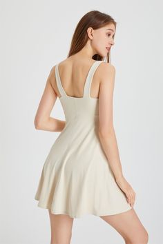 Cette jolie robe intègre des soutiens-gorge de soutien avec un rembourrage amovible qui maintient votre poitrine. Les bretelles sexy à dos nageur permettent une gamme de mouvements sans aucune restriction. Avec un short inséparable à l'intérieur, vous n'avez pas besoin de porter d'autre pantalon de sécurité.

Parfait pour le tennis, le golf, le yoga, la course, tout type d'entraînement ou à porter au quotidien

Caractéristiques:


Fermeture éclair à coupe basse sur le devant
Encolure dégagée
Dos Fitted Tennis Dress With Built-in Bra For Summer, Casual Mini Tennis Dress With Built-in Bra, Casual Summer Tennis Dress With Built-in Bra, Chic A-line Summer Tennis Dress, Chic A-line Tennis Dress For Summer, Sleeveless Fit And Flare Mini Dress With Adjustable Straps, Summer Mini Dress With Built-in Bra And Scoop Neck, Fitted Summer Tennis Dress With Built-in Bra, Spring Mini Tennis Dress With Built-in Bra