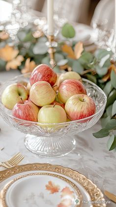 Hosting last minute? These simple Thanksgiving table settings are perfect for busy schedules! Affordable, creative, and festive ideas await. Click now to decorate effortlessly this Thanksgiving!