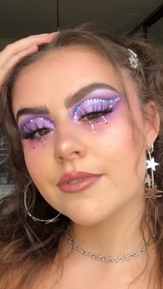 Glitter No Rosto, Alien Makeup, Makeup Purple, Rhinestone Makeup, Video Makeup, Unicorn Makeup, Rave Makeup, Skincare And Haircare