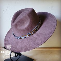 If you’re looking for the perfect accessory to complement your favorite boho style, look no further. The Boho-Style Western Felt Hat w/ Embossed Leather Hat Band by The Jewelry Junkie is absolutely everything that you need. Not only is it easy to incorporate into any and all outfits, but the genuine leather of the band immediately elevates whatever it is you’re wearing. Match your one-of-a-kind hat with any one of the matching accessories that we have for a completely gorgeous look. One Size Hat with adjustable inner hat liner (see last photos) 1 inch wide Hat Band Embossed Leather Hide Genuine Leather Band is Sourced and Hand-Made in Texas Boho Style Western Felt Hat-choice of color Wide Flat Brim Adjustable Leather Ties come on every Leather Hatband (see last photos) The item that you re Bohemian Felt Hat For Western-themed Fall Events, Bohemian Brimmed Felt Hat For Country Events, Bohemian Fedora For Country Events, Adjustable Brown Bohemian Hat Bands, Bohemian Fedora With Short Brim For Western-themed Events, Bohemian Felt Hat For Rodeo, Bohemian Flat Brim Felt Hat For Festival, Bohemian Felt Hat With Flat Brim For Festival, Bohemian Brown Felt Hat For Festival