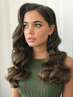 Hair Down Styles, Retro Wedding Hair, Kardashian Hair, Evening Hairstyles, Vintage Wedding Hair, Elegant Wedding Hair, Bride Hair