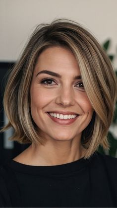 Mom Haircut, Mom Haircuts, Mom Hairstyles, Modern Mom, Haircuts For Medium Hair, Winter Hair, Haircuts For Fine Hair, Busy Lifestyle, Short Hair Haircuts