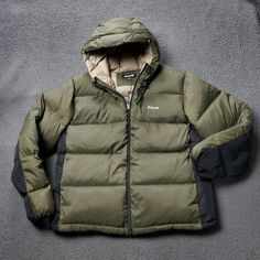 New Only Ny Packable Snorkel Puffer Down Jacket Nylon Green Mens Xl Nwt New With Tags Style: 137928 K1-6005 Winter Camping Windbreaker With Long Sleeves, Winter Camping Long Sleeve Windbreaker, Sporty Puffer Windbreaker For Outdoor, Green Down Outdoor Outerwear, Green Midweight Nylon Outerwear, Waterproof Winter Camping Outerwear, Winter Camping Waterproof Outerwear, Urban Nylon Puffer Jacket For Outdoor Activities, Green Insulated Nylon Outerwear