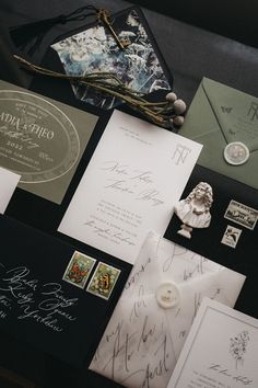 Green white and black wedding stationery suite with script font, vellum overlays, black envelopes and white wax seals Green White And Black Wedding, Stylish Wedding Outfits, Black Bride And Groom, White And Black Wedding, Flora Bridal, Jesus Peiro, Wedding Stationery Suite, Cocktail Dinner