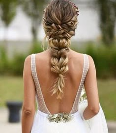 Matrix Hairstyle, Classic Ponytail, Pretty Ponytails, Elegant Ponytail, Ponytail Updo, Wedding Braids, Chic Brides, בר מצווה