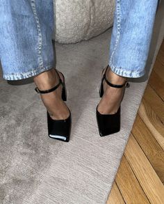 Stile Hijab, Shoes Heels Classy, Amina Muaddi, Girly Shoes, Shoe Inspo, Aesthetic Shoes, Swag Shoes, Fabulous Shoes, Shoe Closet