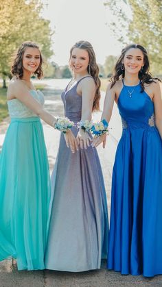 Glam Prom Dresses, Prom Photoshoot, Prom Photography, Prom Poses, Prom Photos, Prom Dresses Modest, Senior Prom, Prom Pictures